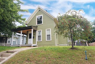 625 N Spring St, Elgin, IL 60120