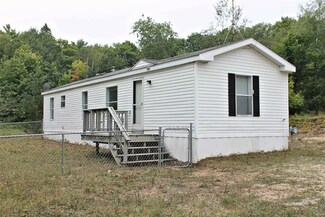 7609 Hog Island Rd, Naubinway, MI 49762