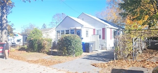 5 Booth Ave, Riverside, RI 02915