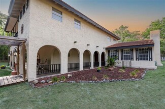 12311 Oakwood Dr, Hudson, FL 34669