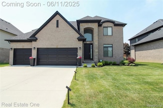 37495 Josephine Dr, Sterling Heights, MI 48312