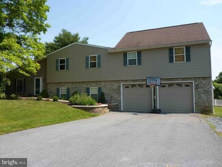 402 Southview Dr, Lititz, PA 17543