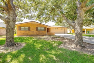 4012 Sioux Ct, Granbury, TX 76048