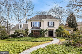 131 Woods Ln, Wayne, PA 19087