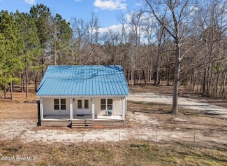 2651 Old Brick Rd, Vanceboro, NC 28586