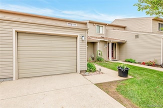 7515 Culpepper Ct, Westland, MI 48185