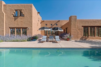 640 Don Nicolas Rd, Taos, NM 87571