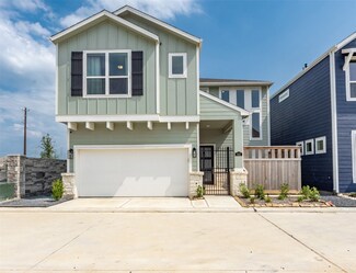 602 Sandy Bay Ln, Clear Lake Shores, TX 77565