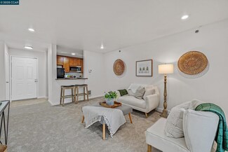 29573 Highgate Dr Unit 322, Hayward, CA 94544
