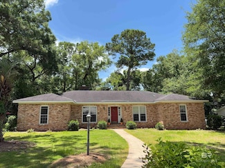 332 Bay Hill Dr, Daphne, AL 36526