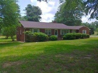121 Cardinal Rd, Madison, NC 27025
