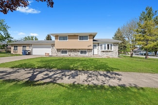 296 E Crest Ave, Bensenville, IL 60106