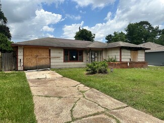 5807 Doulton Dr, Houston, TX 77033