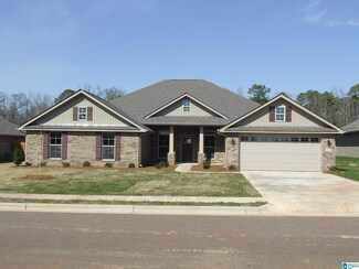 393 Harless Ln, Alabaster, AL 35007