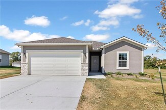 2108 Crestview Place, Raymore, MO 64083