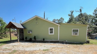 853 Lakeside Dr, Walnut, MS 38683