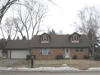 1923 Charlotte Dr, Rockford, IL 61108