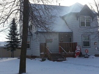 214 6th St SE, Hallock, MN 56728