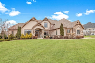 11527 N Creekside Ct, Mequon, WI 53092