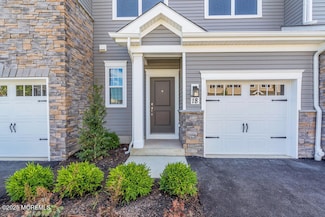 18 Chapel Ln, Wall Township, NJ 07727