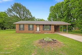 720 Blue Bonnett Ln, Bolivar, TN 38008
