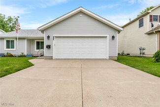 113 Park St, Wellington, OH 44090