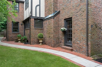 87 Blackstone Blvd, Providence, RI 02906