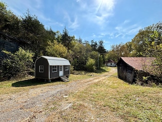 2415 Cedar Fork Rd, Tazewell, TN 37879