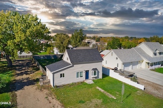 3611 6th Ave E, Williston, ND 58801
