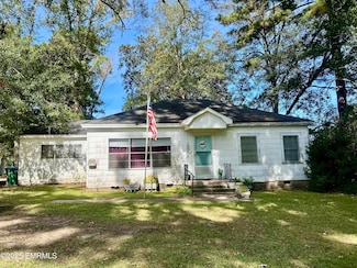 828 W Church St, Newton, MS 39345