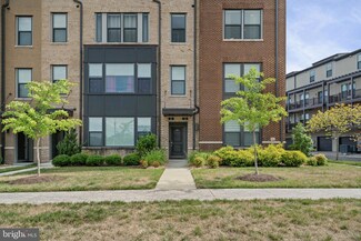 21 Silverway Dr Unit 11, Herndon, VA 20170