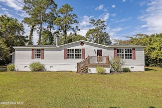 122 Lejeune Rd, Cape Carteret, NC 28584