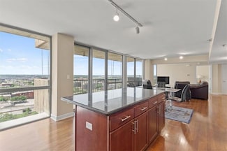 600 Admiral Blvd Unit 1305, Kansas City, MO 64106