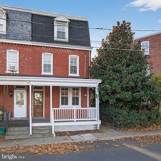 226 E Lemon St, Lancaster, PA 17602
