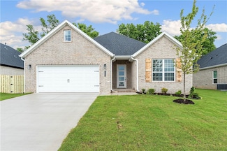 1304 Christman St, Pea Ridge, AR 72751