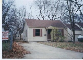 1605 E Blaine St, Springfield, MO 65803