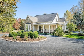 1526 Monocan Dr, Nellysford, VA 22958