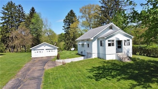 927 Garden Rd, Zanesville, OH 43701