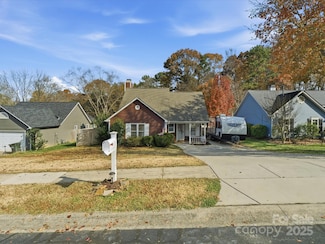 10923 Gladewater Dr, Matthews, NC 28105