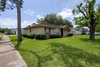 12103 Corona Ln, Houston, TX 77072