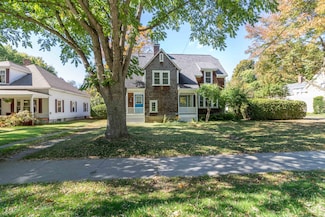 566 Main St, Derby Line, VT 05830