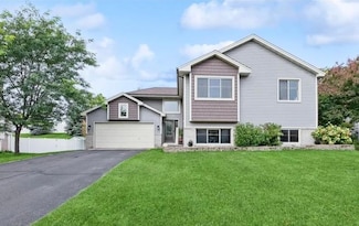 5635 Vinewood Ln N, Plymouth, MN 55442