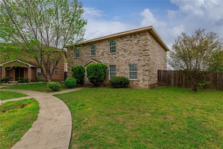 850 Smokey Oak St, Lancaster, TX 75146