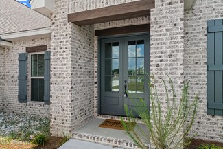 31 Dora Ln, Hattiesburg, MS 39402