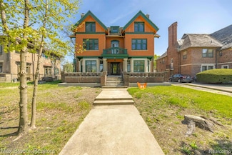94 E Boston Blvd, Detroit, MI 48202