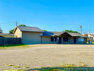 711 N Steele Ave, Cushing, OK 74023