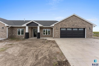 961 Thomas Dr Dr, Centerville, SD 57014