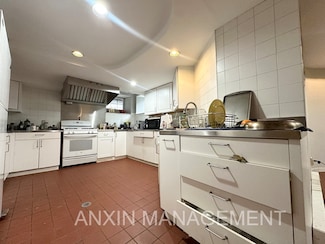 71 Gardner St Unit 1, Allston, MA 02134