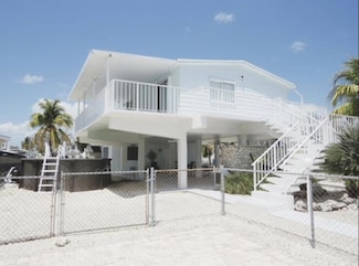 158 Blue Harbor Dr, Tavernier, FL 33070