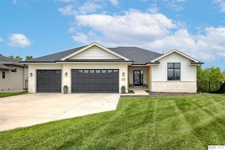 18244 Cheyenne Rd, Omaha, NE 68136